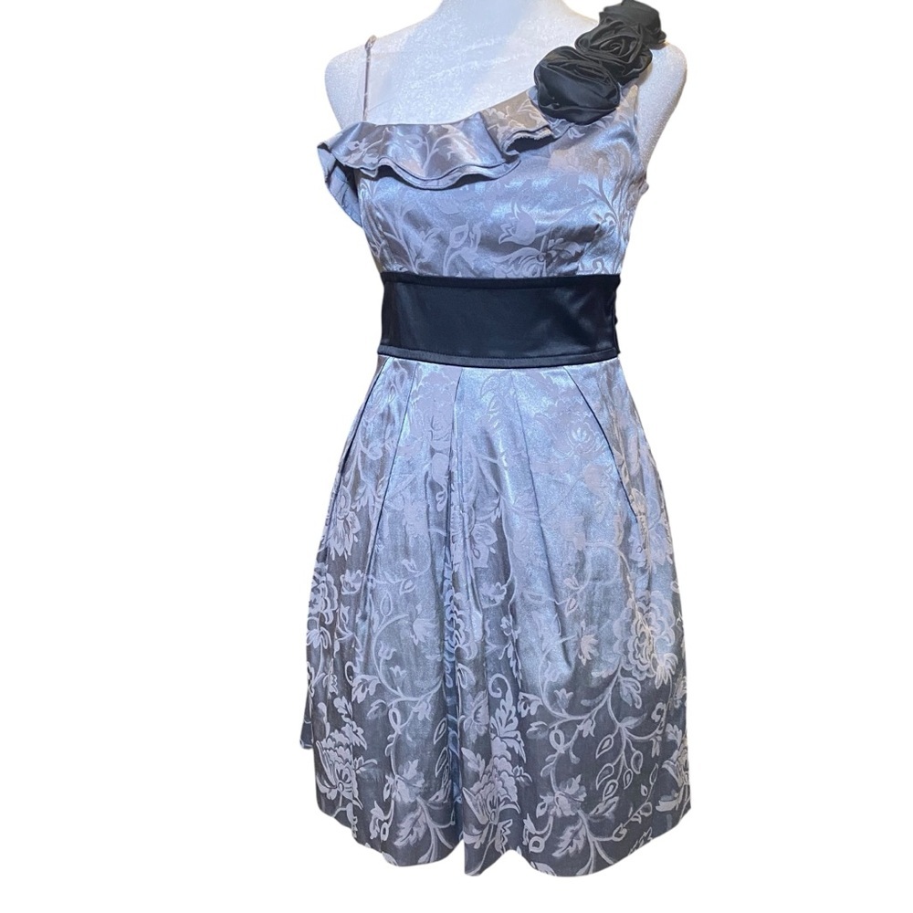 Speechless One-Shoulder Gray Black Ruffle Party, Dance Event Floral Dress size 5